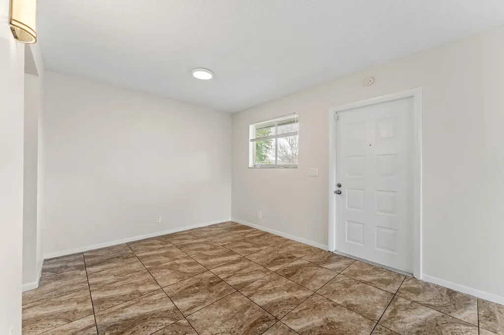 1840 Fairview Villas Drive Palm Springs FL 33406