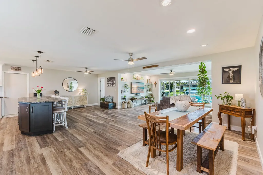 3517 SE 1st Avenue Cape Coral FL 33904