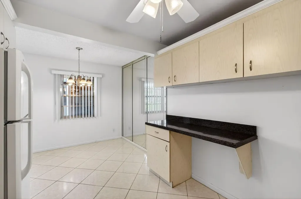 1009 Hythe A Boca Raton FL 33434