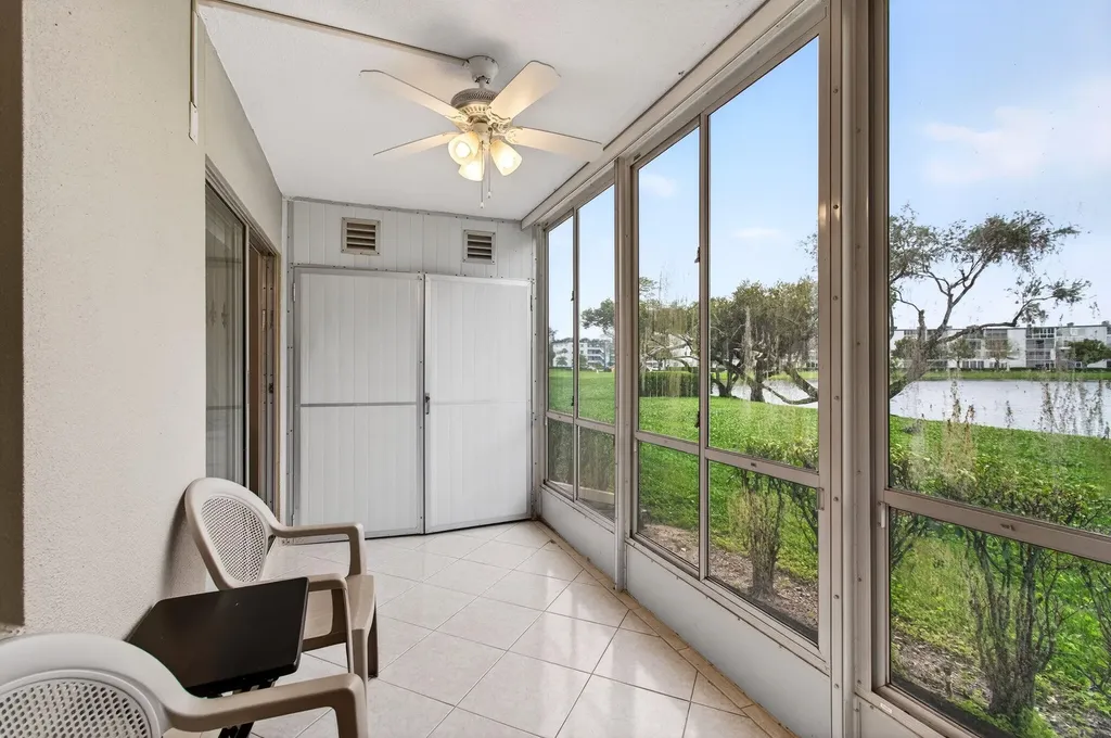1009 Hythe A Boca Raton FL 33434