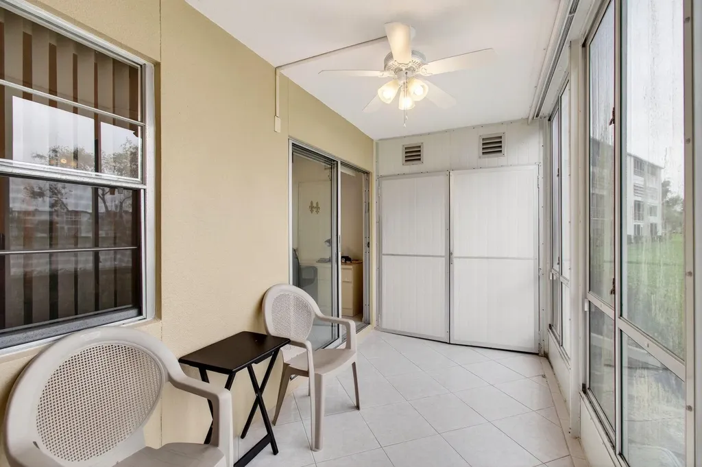 1009 Hythe A Boca Raton FL 33434