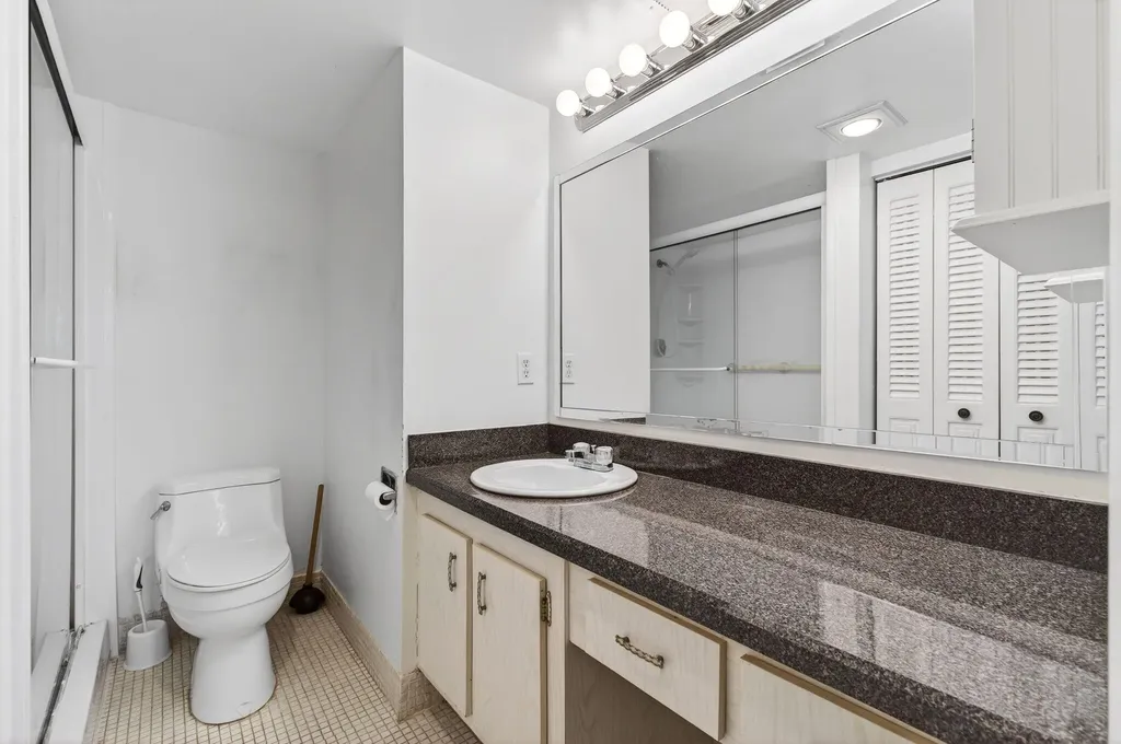 1009 Hythe A Boca Raton FL 33434