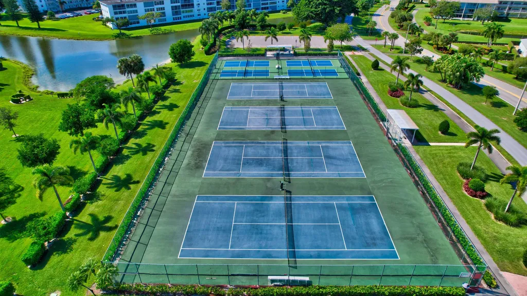 1009 Hythe A Boca Raton FL 33434