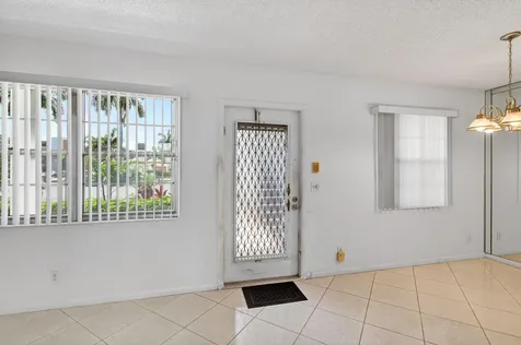 1009 Hythe A Boca Raton FL 33434