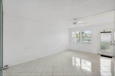 1009 Hythe A Boca Raton FL 33434