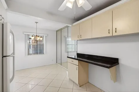 1009 Hythe A Boca Raton FL 33434