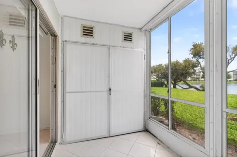 1009 Hythe A Boca Raton FL 33434