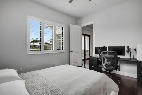 6903 NW 28th Avenue Boca Raton FL 33496