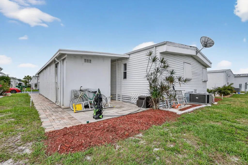 53009 Del Rio Boynton Beach FL 33436