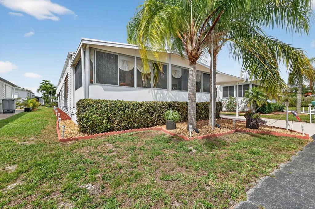 53009 Del Rio Boynton Beach FL 33436
