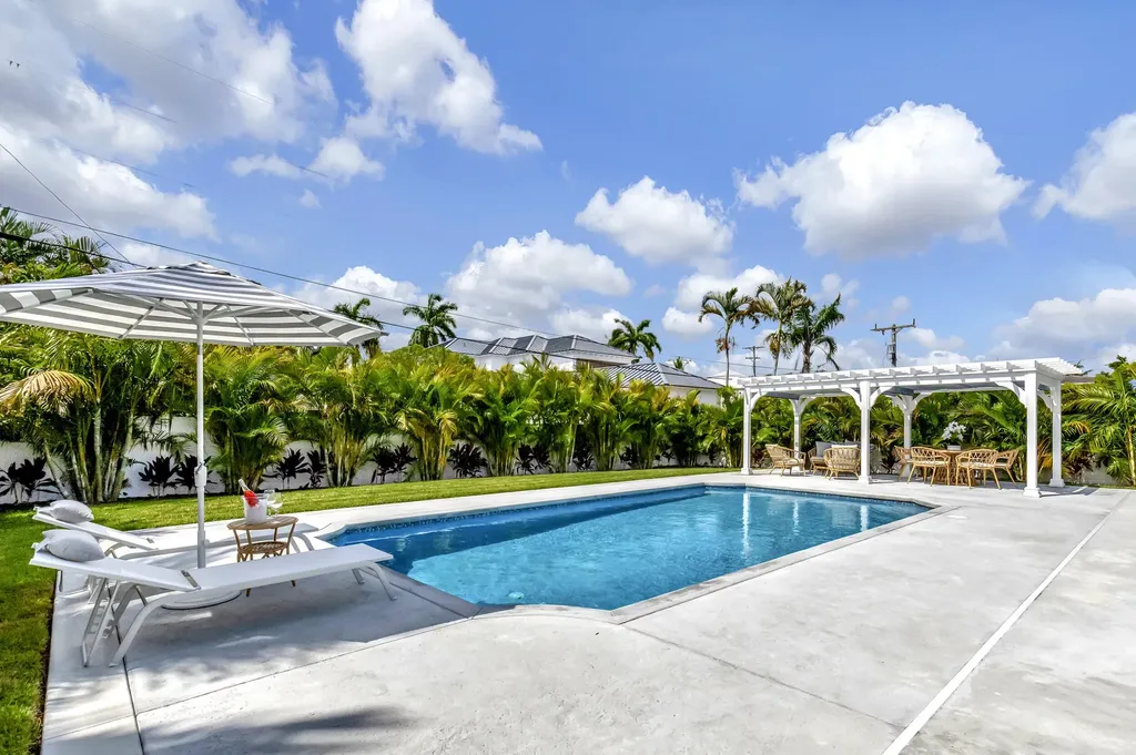 530 NW 14th Street Delray Beach FL 33444