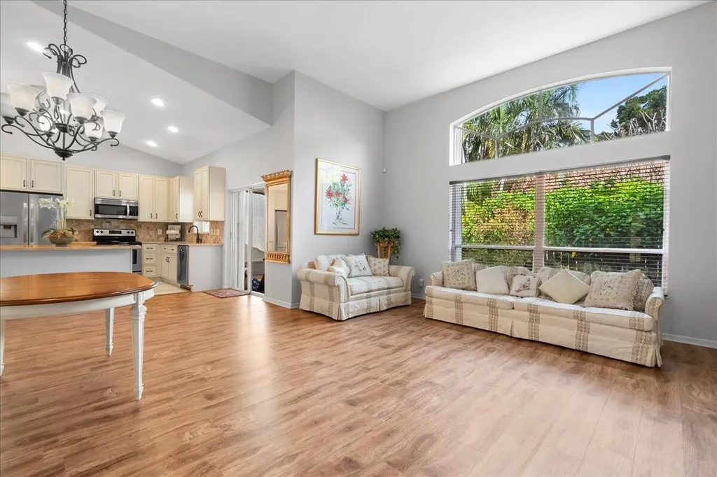 10174 Plum Street Palm Beach Gardens FL 33410