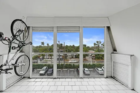 3040 NE 16th Avenue Oakland Park FL 33334