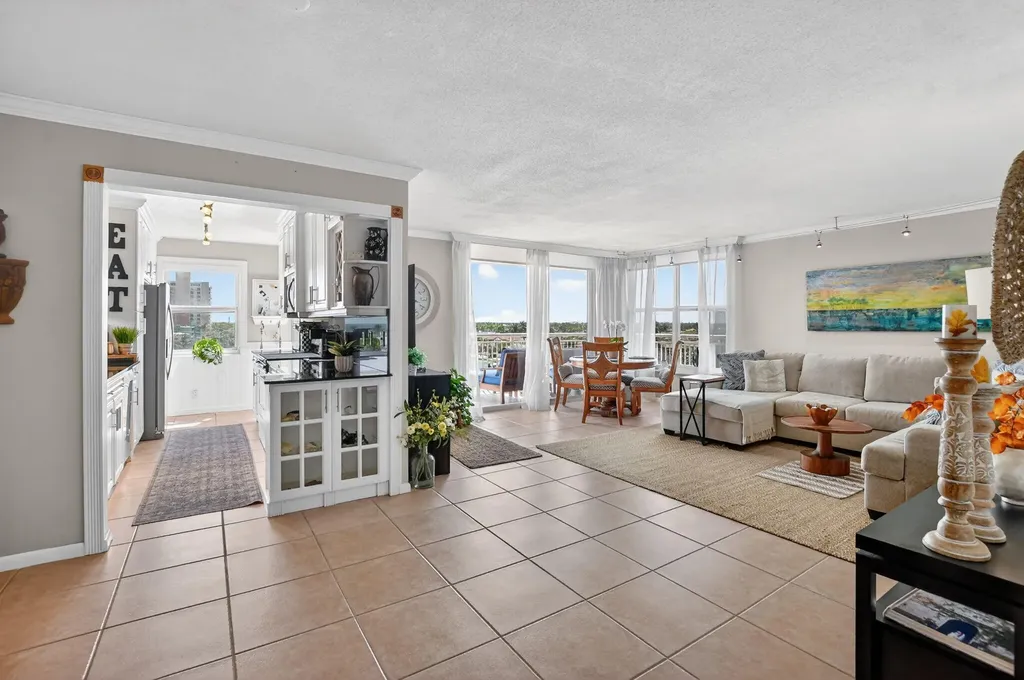 1050 Hillsboro Mile Hillsboro Beach FL 33062