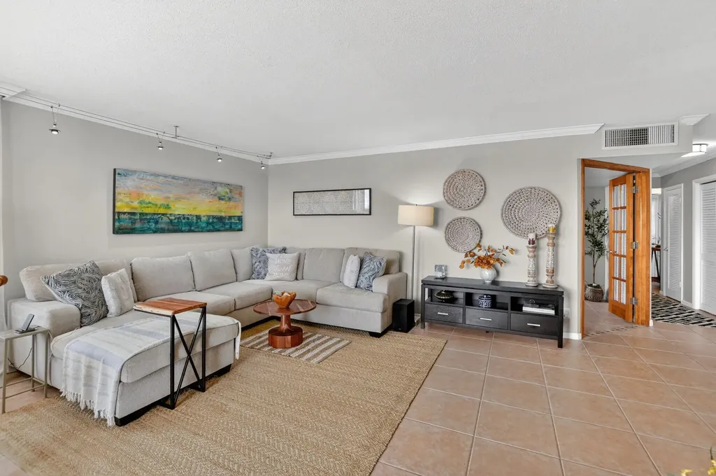 1050 Hillsboro Mile Hillsboro Beach FL 33062