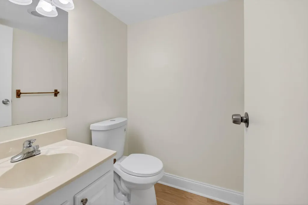 158 Valencia G Delray Beach FL 33446