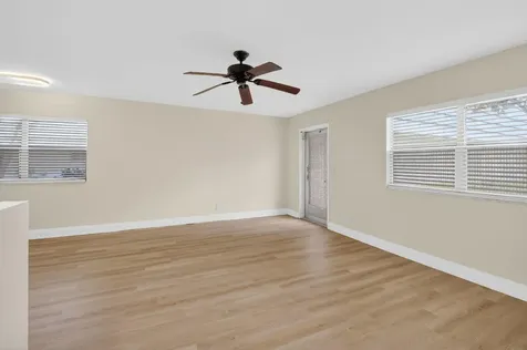 158 Valencia G Delray Beach FL 33446