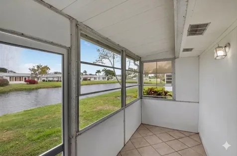 158 Valencia G Delray Beach FL 33446