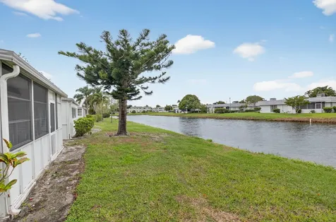 158 Valencia G Delray Beach FL 33446