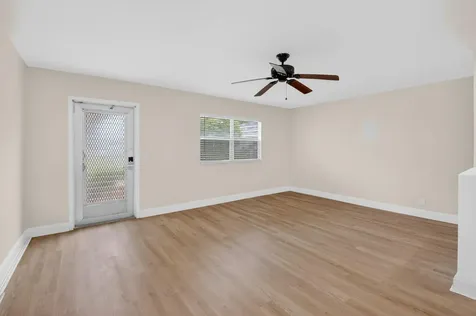 158 Valencia G Delray Beach FL 33446