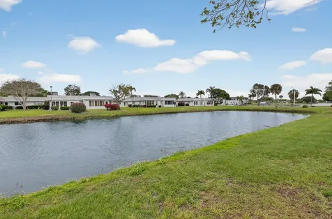 158 Valencia G Delray Beach FL 33446
