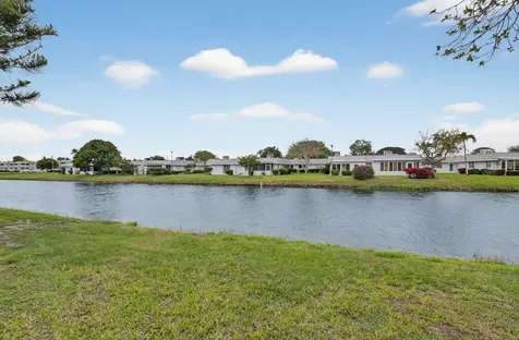 158 Valencia G Delray Beach FL 33446