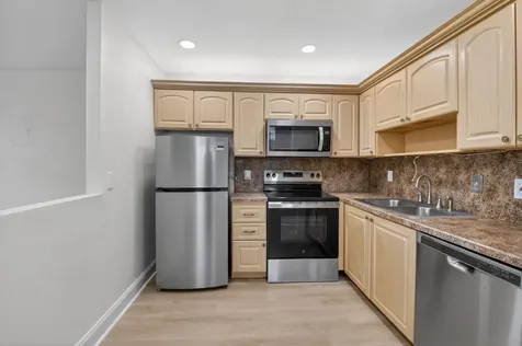 158 Valencia G Delray Beach FL 33446
