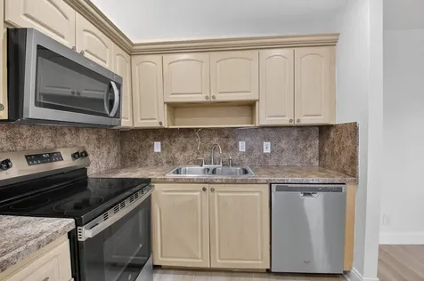 158 Valencia G Delray Beach FL 33446