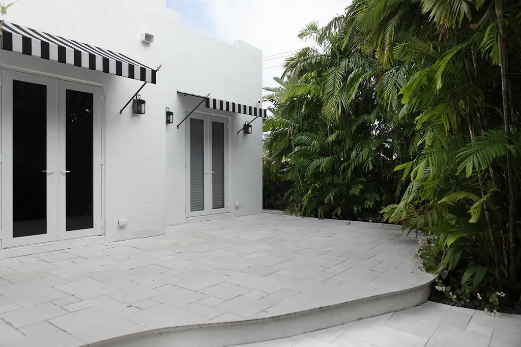 634 SE 3rd Avenue Delray Beach FL 33483