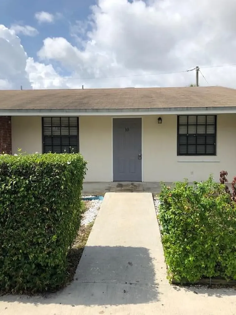 2202 NE 4th Street Boynton Beach FL 33435