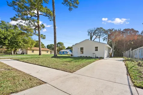 210 N 22nd Street Fort Pierce FL 34950