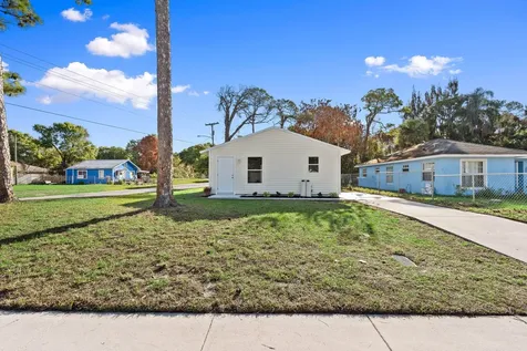 210 N 22nd Street Fort Pierce FL 34950