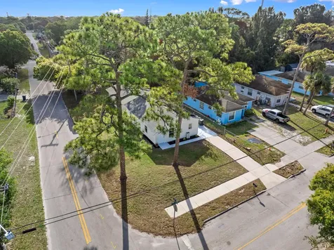 210 N 22nd Street Fort Pierce FL 34950