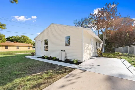 210 N 22nd Street Fort Pierce FL 34950