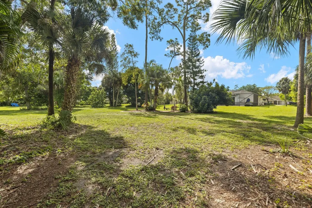 12151 Old Country Road N Wellington FL 33414