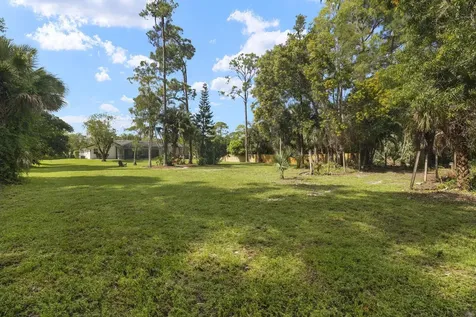 12151 Old Country Road N Wellington FL 33414