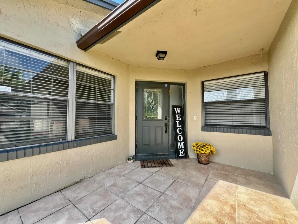 9106 Chatsworth Cascades Boca Raton FL 33434