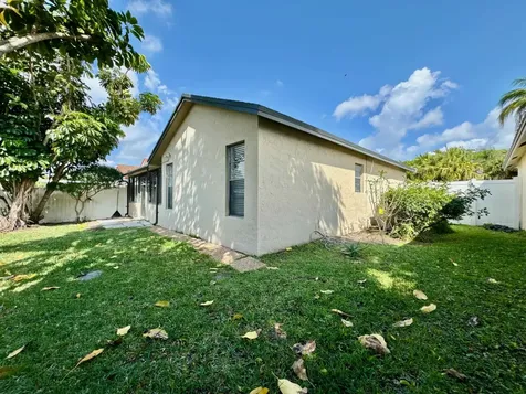 9106 Chatsworth Cascades Boca Raton FL 33434