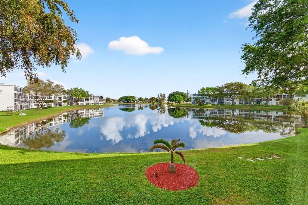 2073 Cambridge D Deerfield Beach FL 33442