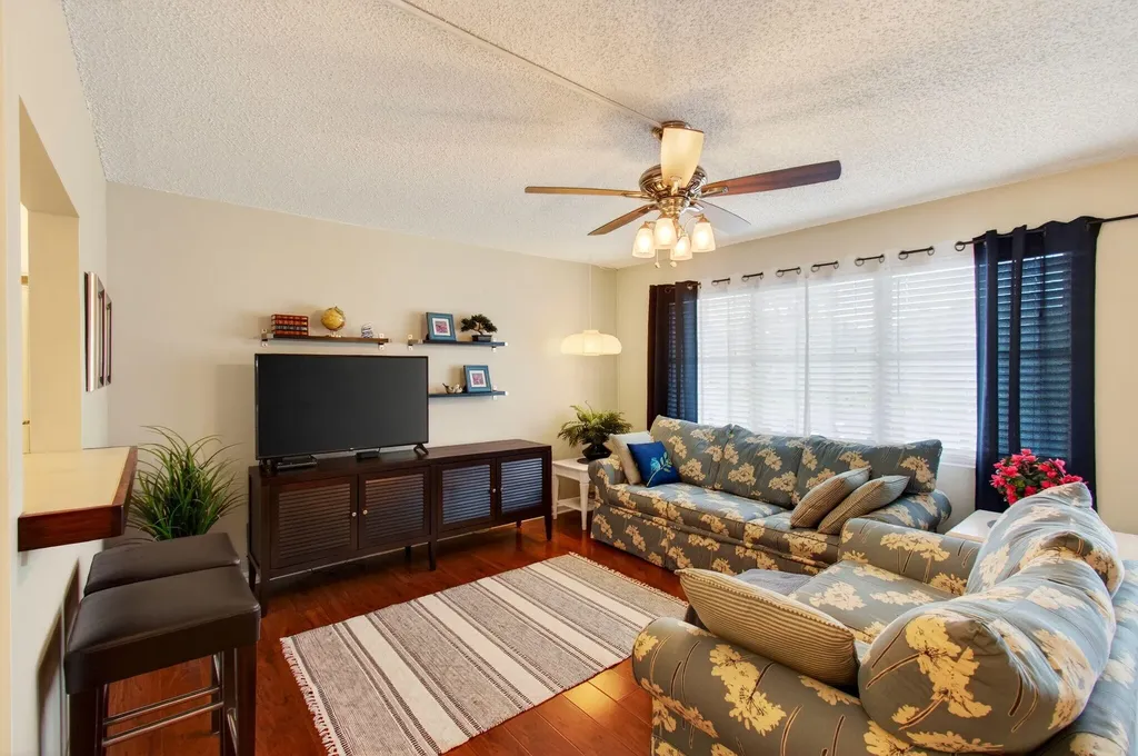 2073 Cambridge D Deerfield Beach FL 33442