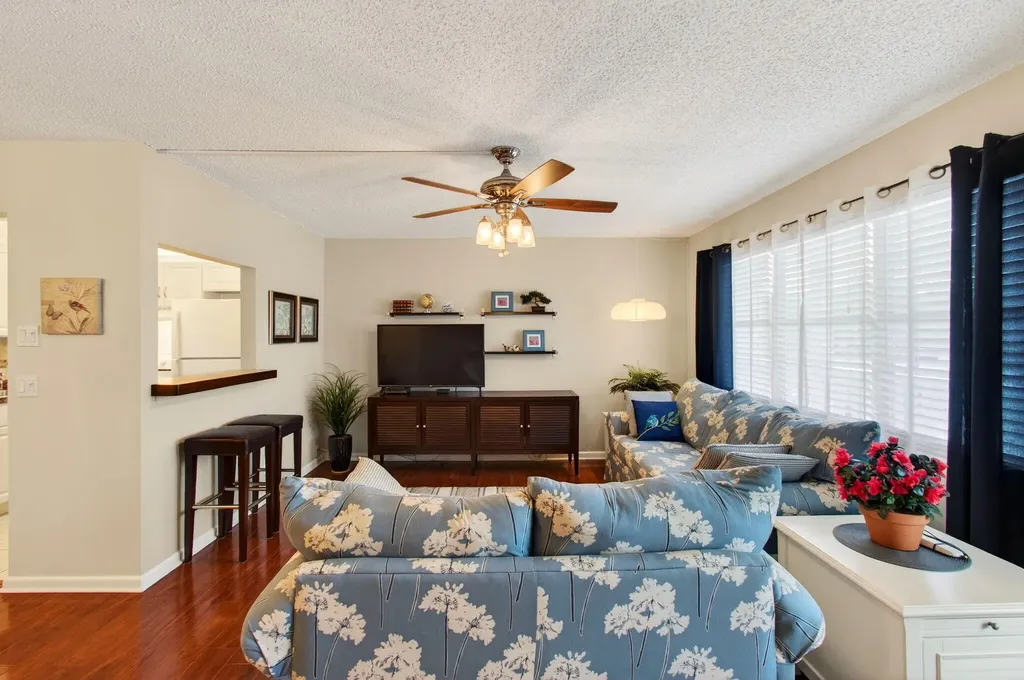 2073 Cambridge D Deerfield Beach FL 33442