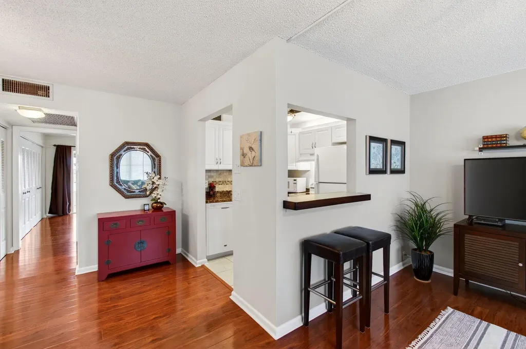 2073 Cambridge D Deerfield Beach FL 33442