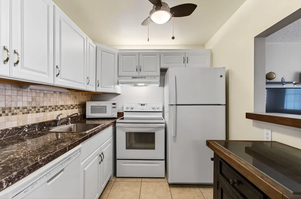 2073 Cambridge D Deerfield Beach FL 33442