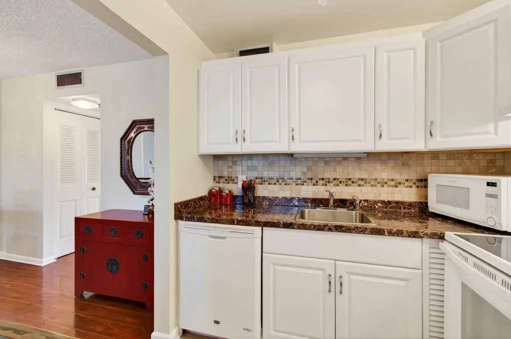 2073 Cambridge D Deerfield Beach FL 33442