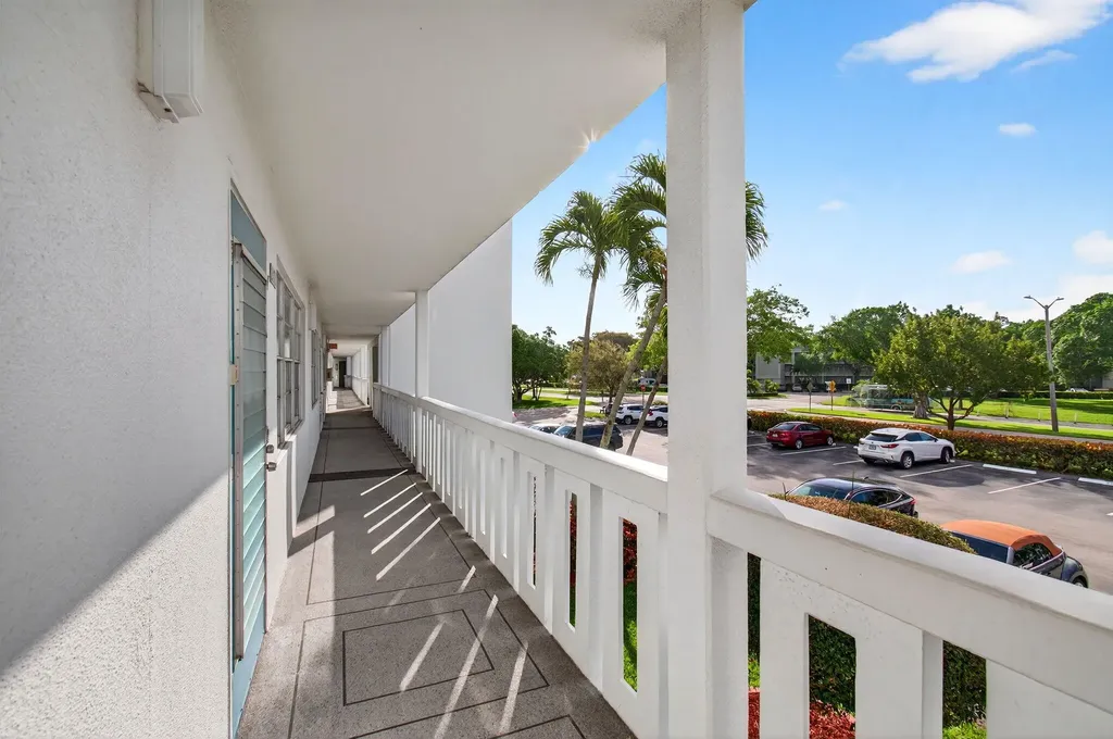 2073 Cambridge D Deerfield Beach FL 33442