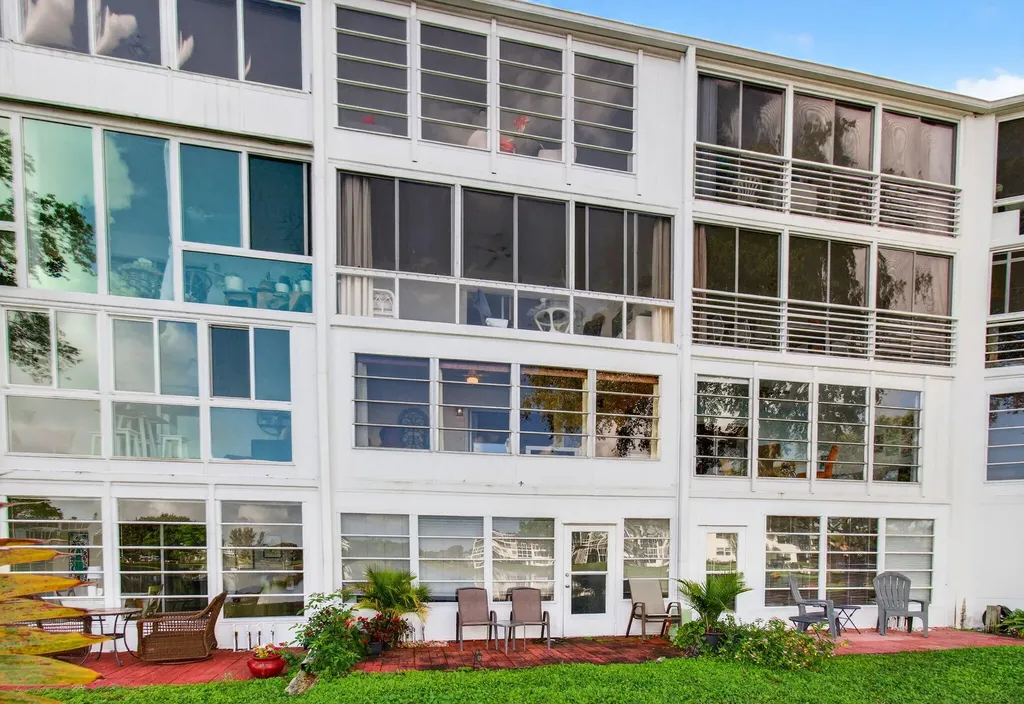2073 Cambridge D Deerfield Beach FL 33442