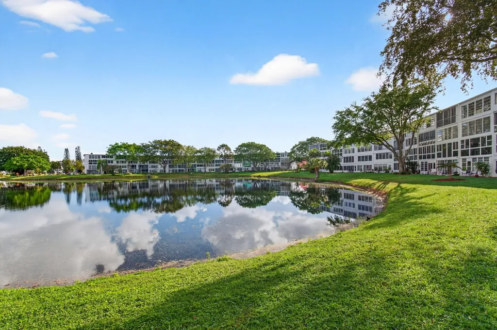 2073 Cambridge D Deerfield Beach FL 33442