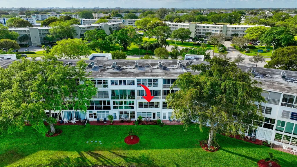 2073 Cambridge D Deerfield Beach FL 33442
