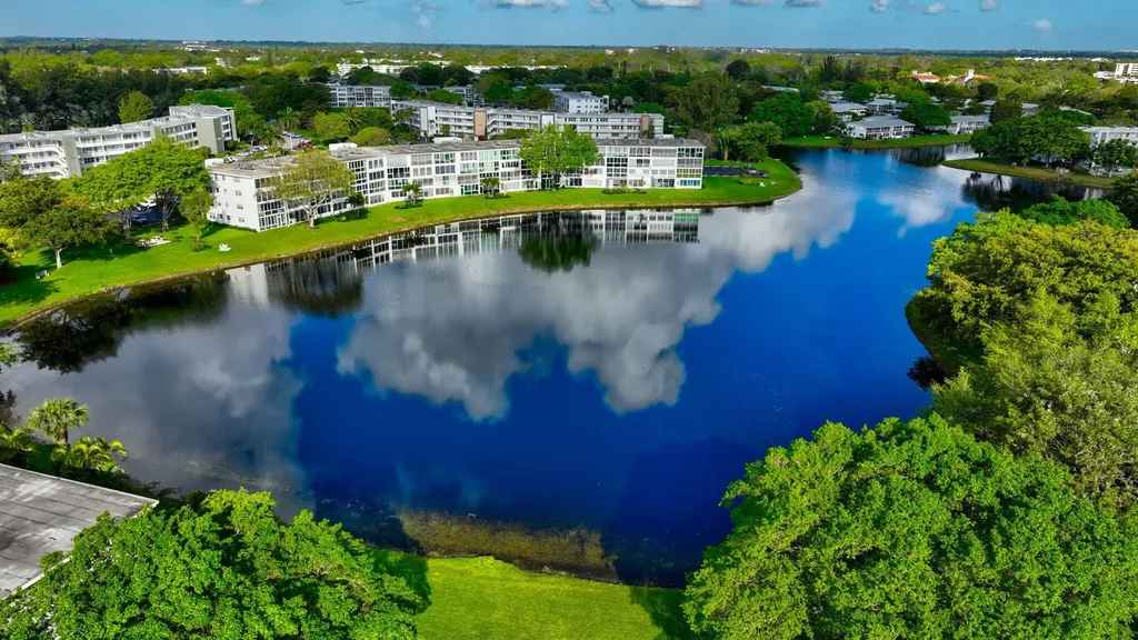 2073 Cambridge D Deerfield Beach FL 33442