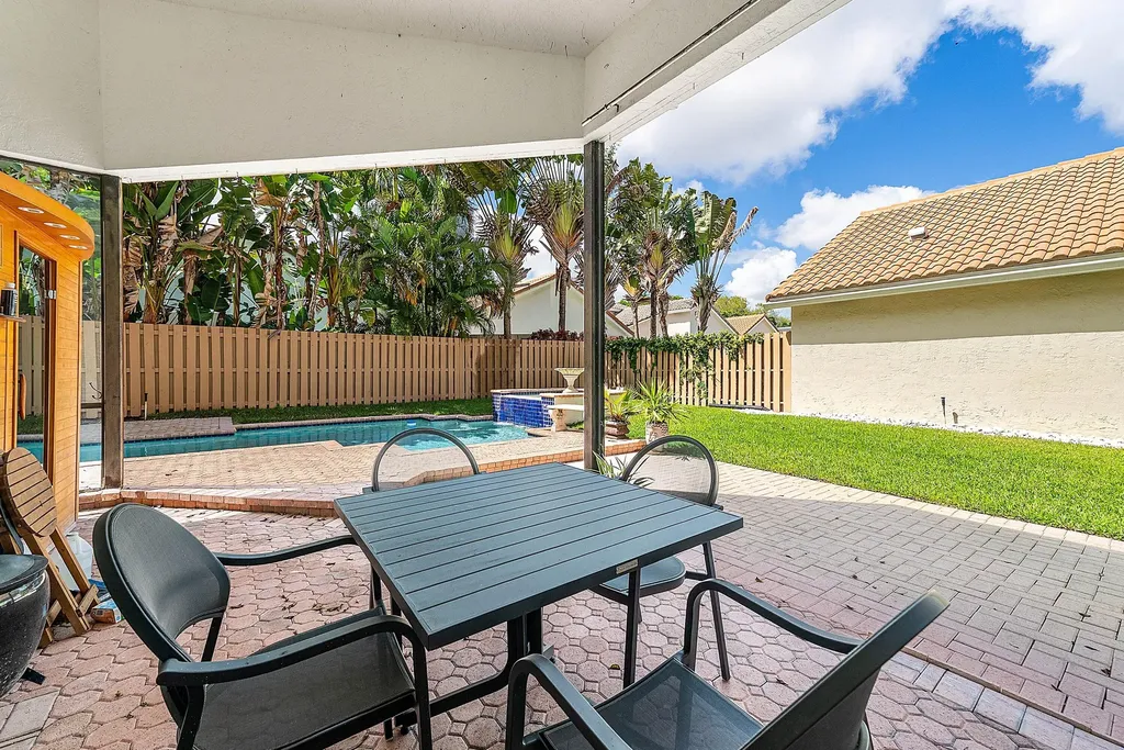6601 NW 26th Way Boca Raton FL 33496